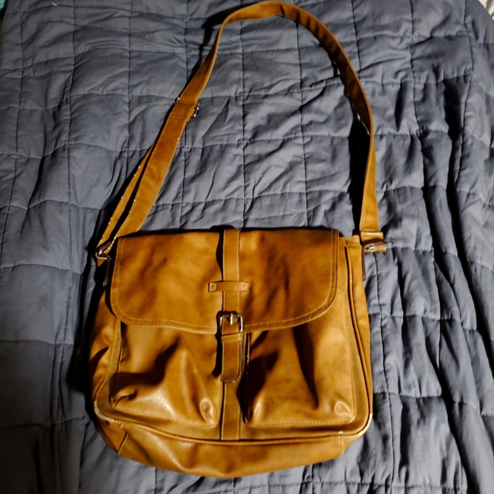 Leather messenger bag